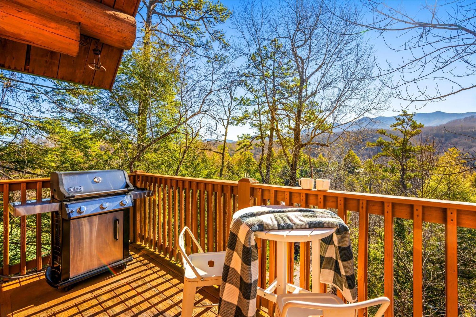 Smokiesboutiquecabins Would Love To Host You! 4 Miles To Gatlinburg Strip! Resort Pool Open May 1 Through Oct 1! Views, Shuffleboard, Hot Tub, Arcade! Luaran gambar