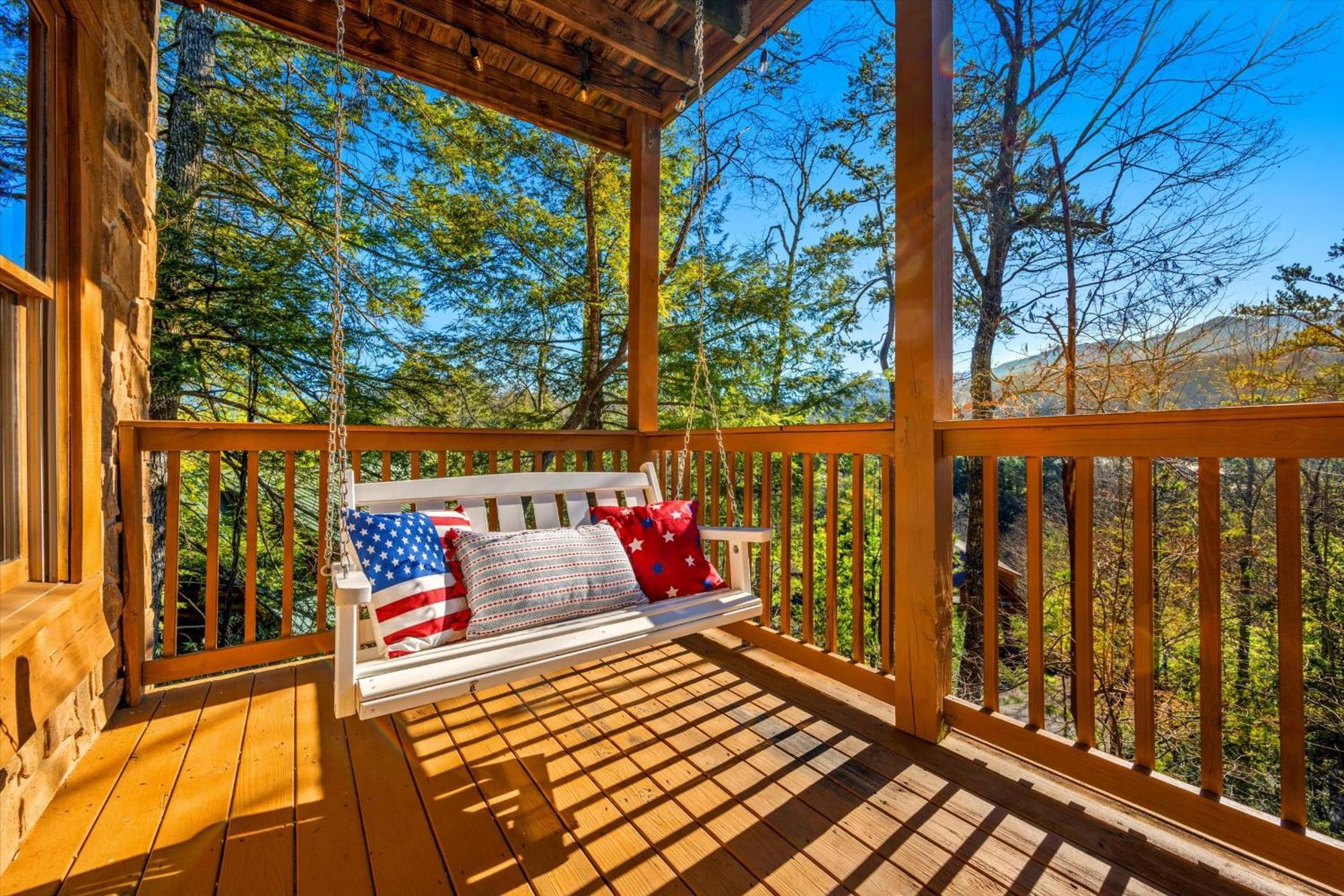 Smokiesboutiquecabins Would Love To Host You! 4 Miles To Gatlinburg Strip! Resort Pool Open May 1 Through Oct 1! Views, Shuffleboard, Hot Tub, Arcade! Luaran gambar