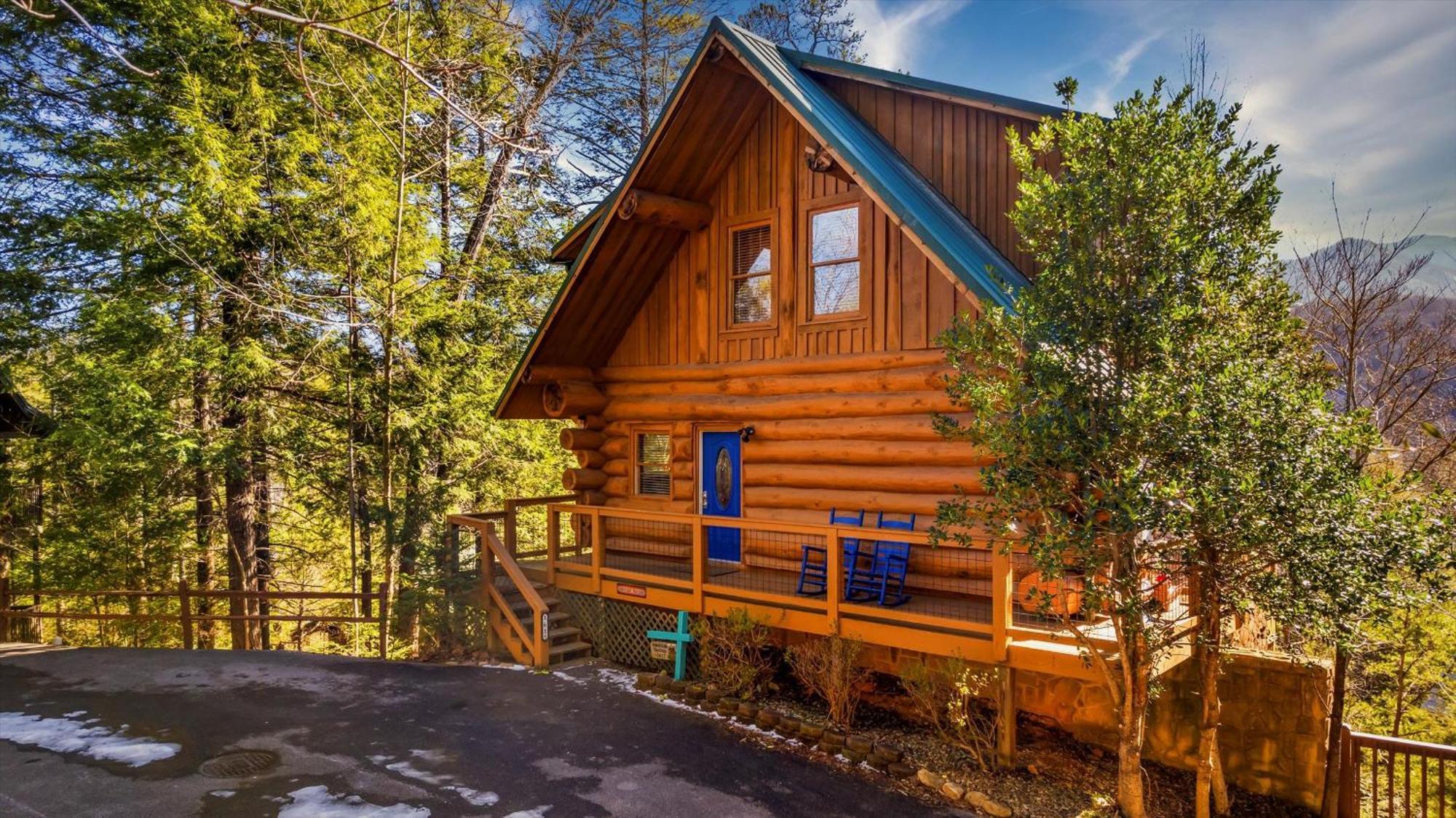 Smokiesboutiquecabins Would Love To Host You! 4 Miles To Gatlinburg Strip! Resort Pool Open May 1 Through Oct 1! Views, Shuffleboard, Hot Tub, Arcade! Luaran gambar