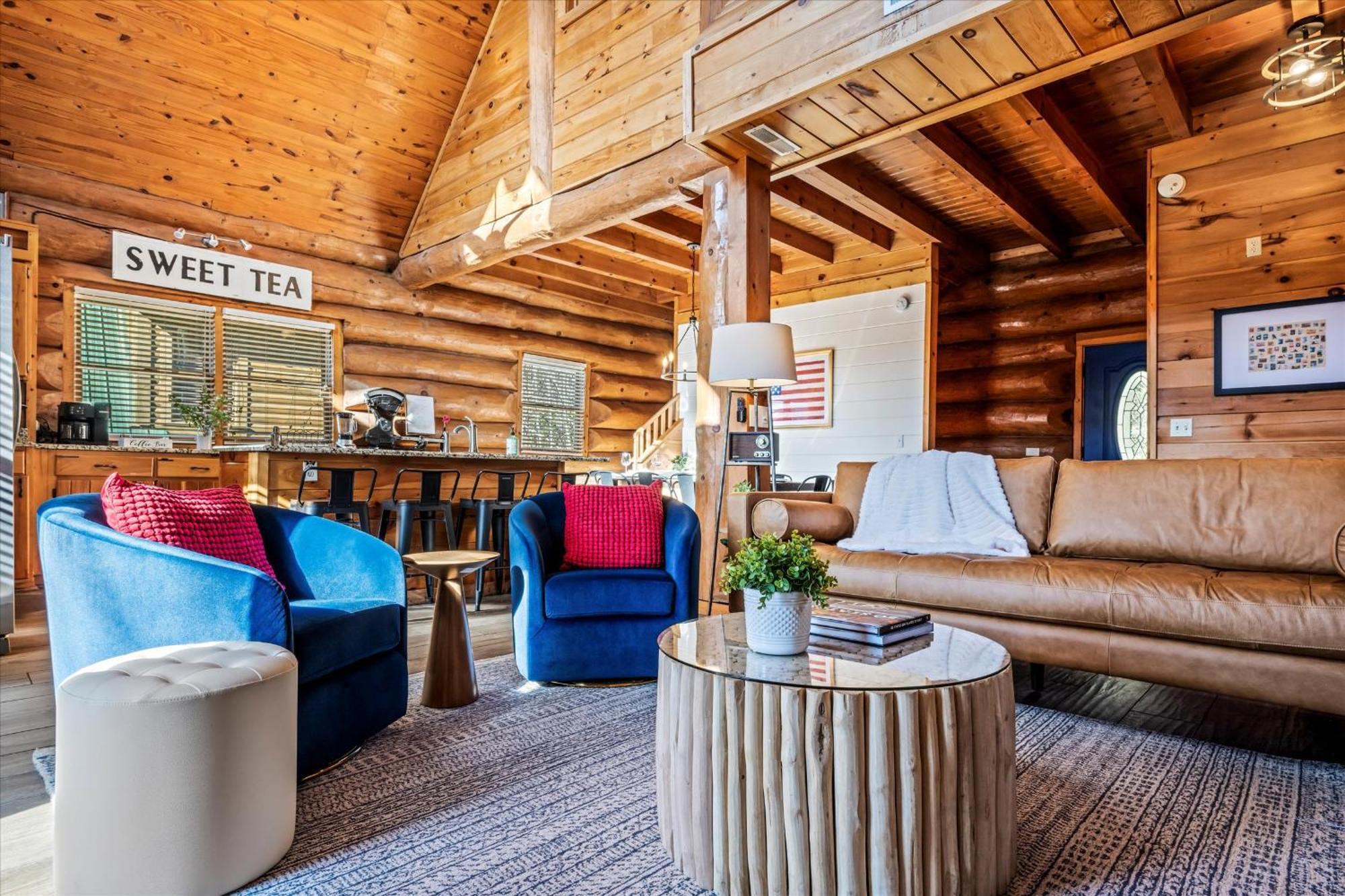 Smokiesboutiquecabins Would Love To Host You! 4 Miles To Gatlinburg Strip! Resort Pool Open May 1 Through Oct 1! Views, Shuffleboard, Hot Tub, Arcade! Luaran gambar