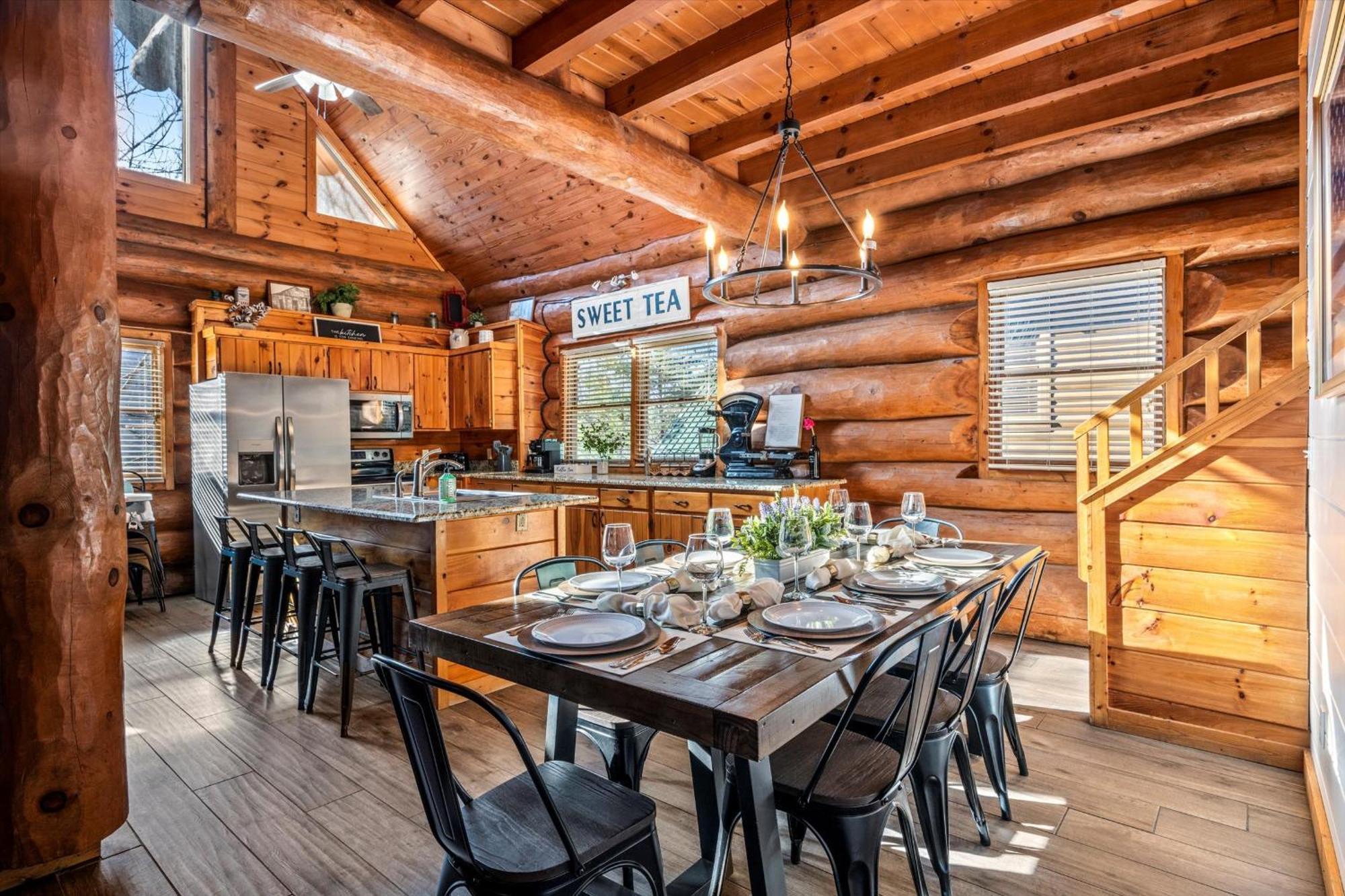 Smokiesboutiquecabins Would Love To Host You! 4 Miles To Gatlinburg Strip! Resort Pool Open May 1 Through Oct 1! Views, Shuffleboard, Hot Tub, Arcade! Luaran gambar