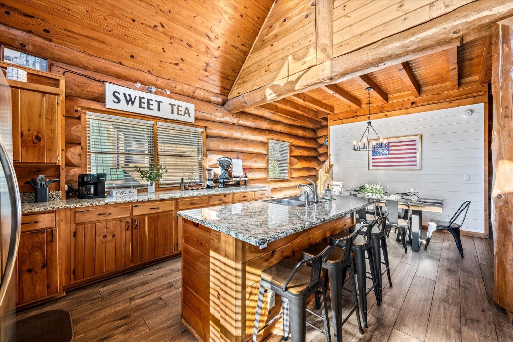 Smokiesboutiquecabins Would Love To Host You! 4 Miles To Gatlinburg Strip! Resort Pool Open May 1 Through Oct 1! Views, Shuffleboard, Hot Tub, Arcade! Luaran gambar